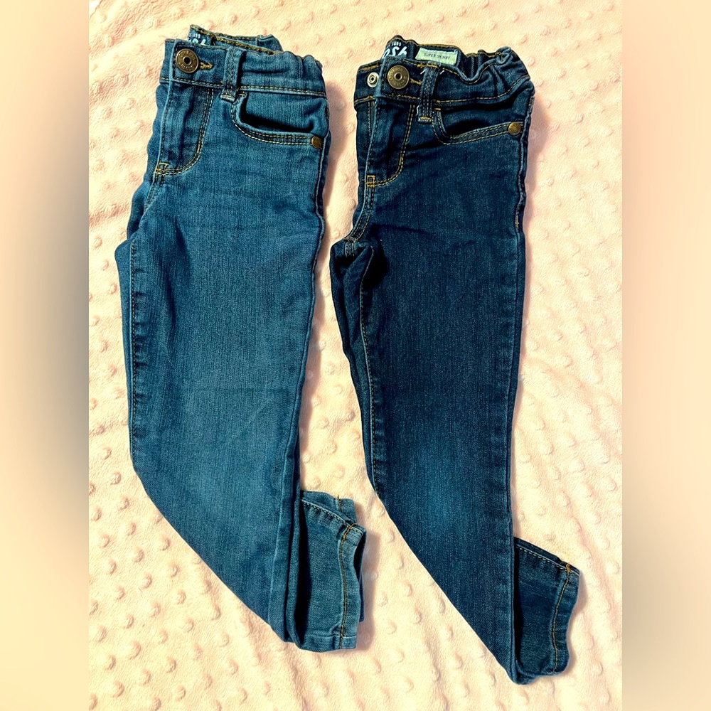 OshKosh B’gosh Toddler Girls Denim Super Skinny Jeans 2 pair